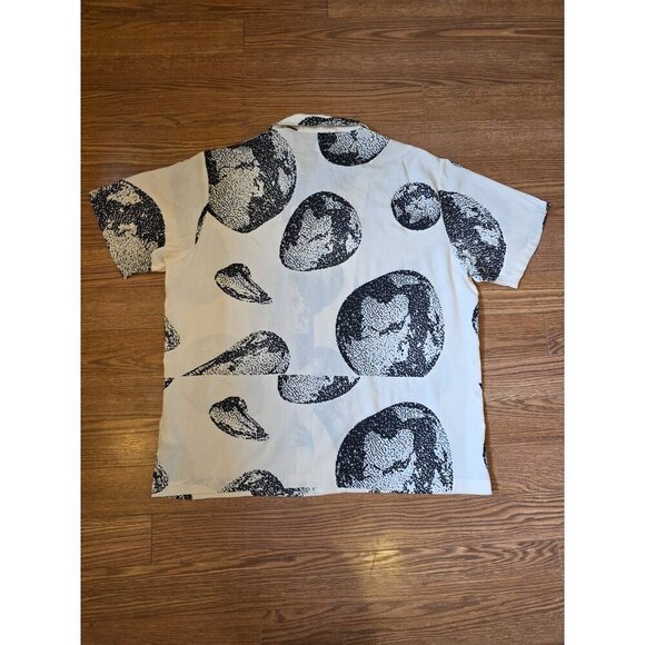 Market Earth Bitmap Short Sleeve Shirt Mens Sz 2XL Cream Button Up Worldwear NWT - Picture 8 of 9